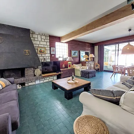 Salut L'artiste By Interhome Casa vacanze