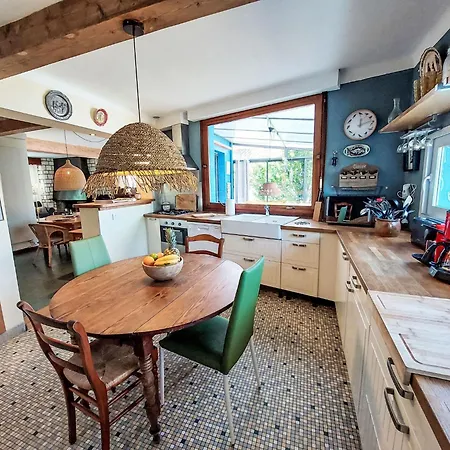 Salut L'artiste By Interhome *